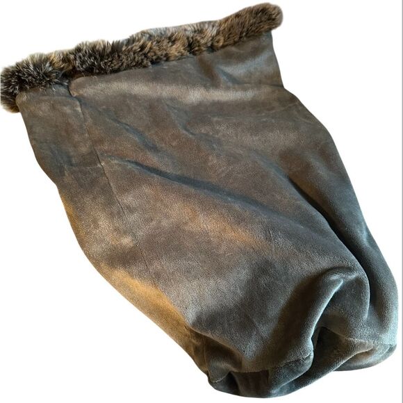 Restoration Hardware Luxurious Faux Fur Lined Bootie Slippers Size L/XL With Bag - Picture 6 of 8